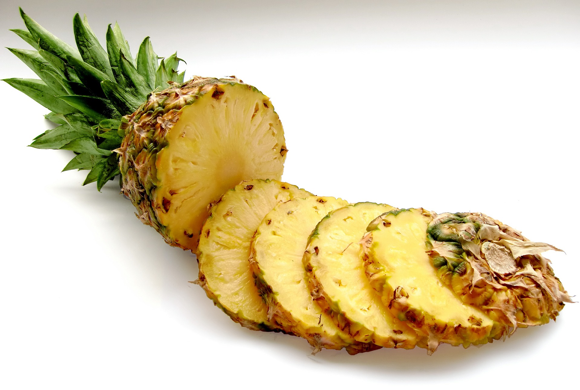 pineapple sliced horizontally